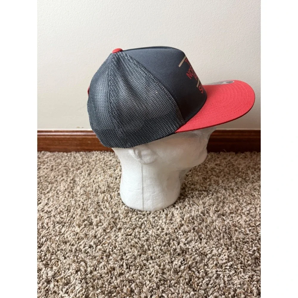 The North Face Keep It Structured Trucker Hat Grey Red Flexfit 110 Snapback OS